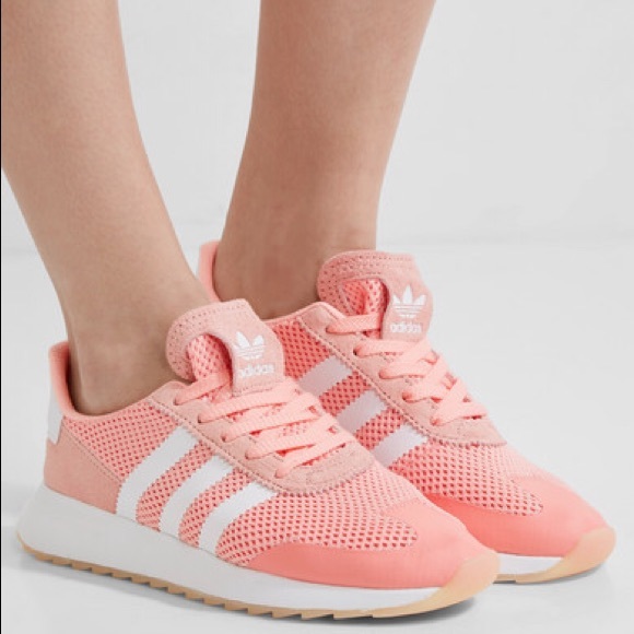 (BRAND NEW) Adidas Women's Flashback Pink Coral Haze Sneaker - Picture 1 of 6